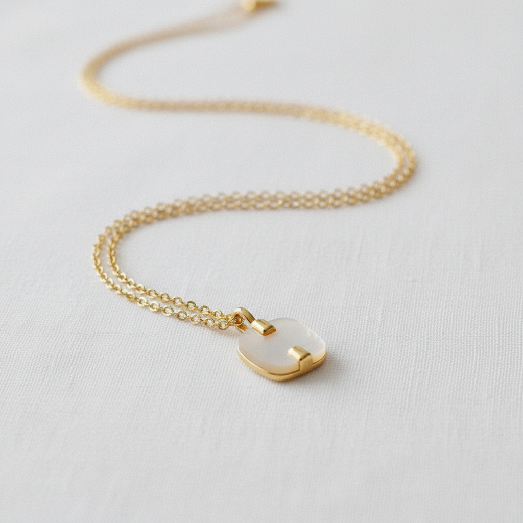 Pearl Shell Pendant Necklace