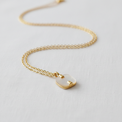 Pearl Shell Pendant Necklace